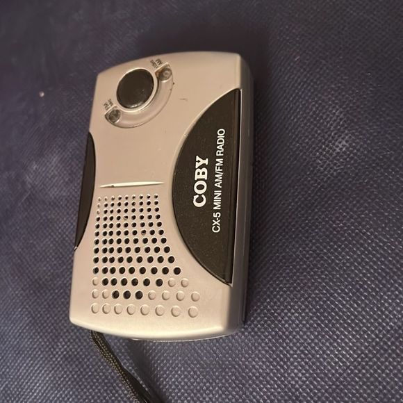 Hand Held Radio - Picture 4 of 5